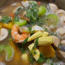 แกงเลียงกุ้งสด (ผักรวม)