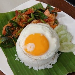 ข้าวราดพริกแกงหมึก+กุ้ง