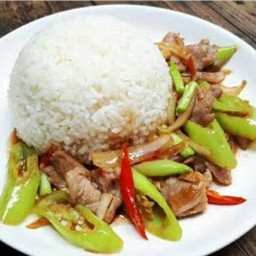 ผัดพริกหยวก หมู ราดข้าว