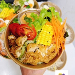 สลัดไก่กรอบ