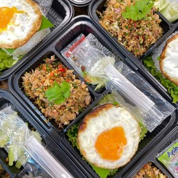 ข้าวทอดราดพริกเกลือกั้ง