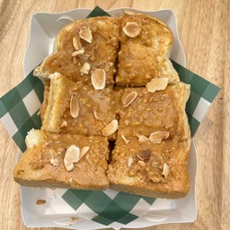 ปังเนยถั่วอัลมอนด์