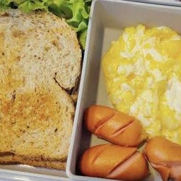 ชุดอาหารเช้า..ไข่คน2ฟอง-ขนมปังปิ้งทาเนย1-ไส้กรอก