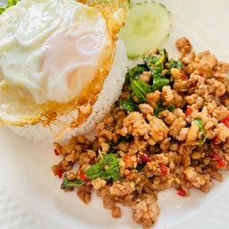 ข้าวเพราหมูสับ