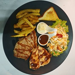 สเต๊กอกไก่และสเต๊กไก่สไปร์ซี่