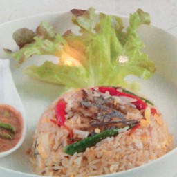 ข้าวผัดพริกปลาทู