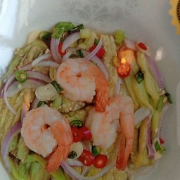 ยำมะเขือยาวกุ้งสด