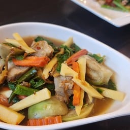 แกงป่าซี่โครงหมูอ่อน