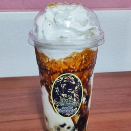 นมสดบราวชูก้าปั่น+วิปครีมนมสด