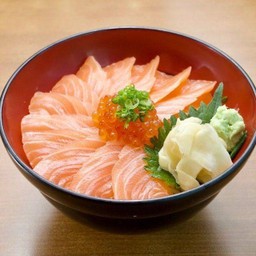 Salmon ikura_don ข้าวหน้าปลาแซลมอนกับไข่ปลาแซลมอน