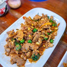 แกงหมูกระวาน