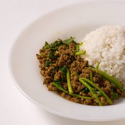 ข้าว + ผัดพริกแกงใต้ เนื้อโคขุนสับ