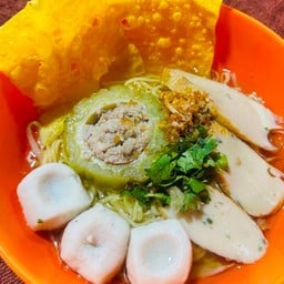 โกอ้วน ก๋วยเตี๋ยวเรือสาขานวลแก้ว