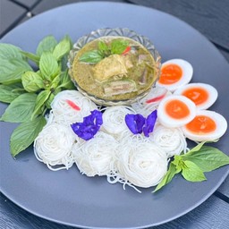 ขนมจีนแกงเขียวหวานไข่ต้ม (ไซส์ S)