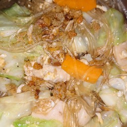 ผัดวุ้นเส้นลูกชิ้นหมู