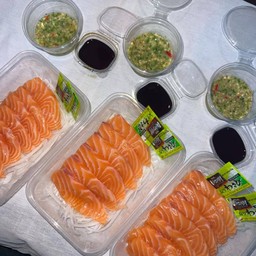 แซลมอนสดซาซิมิ