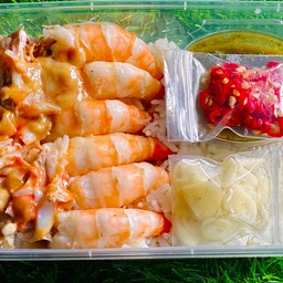 [อร่อยซ่ากับโค้ก] ข้าวหน้ากุ้งแกะ+น้ำจิ้มซีฟู้ด +  โค้ก ออริจินัล (ขวด)