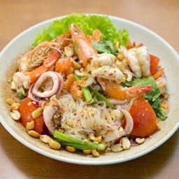 Yum Wun Sen ยำวุ้นเส้น