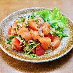 Yum Salmon ยำแซลมอน
