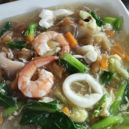 ราดหน้าทะเล