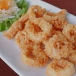 ปลาหมึกชุบแป้งทอด