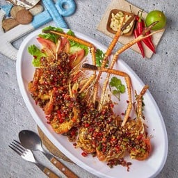 กุ้งแม่น้ำทอดราดพริกเกลือ