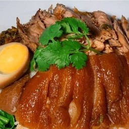 [อร่อยซ่ากับโค้ก] ข้าวขาหมูไจแอ้ เนื้อ หนัง +  โค้ก ออริจินัล (กระป๋อง) 