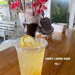 ลุยสวนของกินเล่น by ยำแม่มึงอ่ะ สาขา 2 .