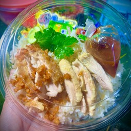 ข้าวมันไก่ ไก่ต้มน้ำปลา หัวหมูพะโล้ ตลาดฟ้าใส