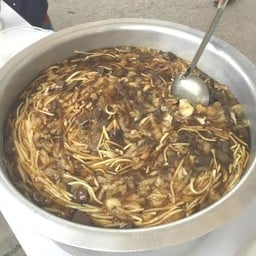 ครัวแม่อ้อกระเพาะปลา ตลาดย่าโม