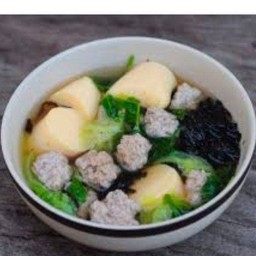 ต้มจืดเต้าหู้หมูเด้งสาหร่าย