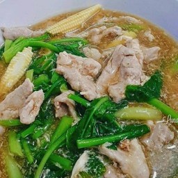 ราดหน้าหมูชิ้น