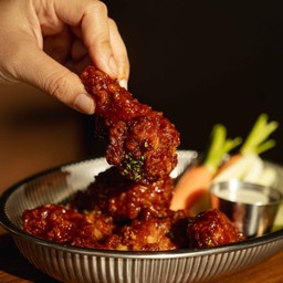 CRISPY BUFFALO CHICKEN WINGS