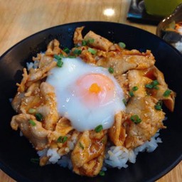 ข้าวยากินิกุหมู