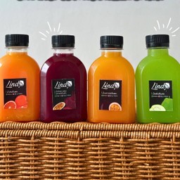 น้ำผลไม้คั้น 4 ขวด