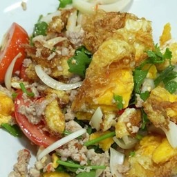 ข้าว ราดยำไข่ดาว