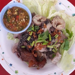 ต้มเนื้อต้มหมูบ้านสิงห์ นายถี