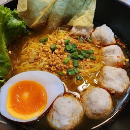 บะหมี่ต้มยำ (ลูกชิ้น)