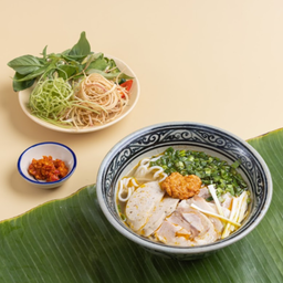 Bun Hue Thit Heo / ก๋วยเตี๋ยวหมูเมืองเว้