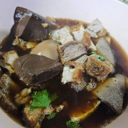ก๋วยจั๊บป้า ตลาดประตูน้ำพระอินทร์