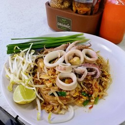 ผัดไทย -ใส่ปลาหมึก