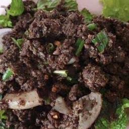 ลาบค่ัวเนื้อ