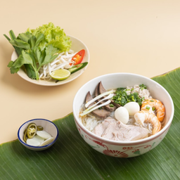 Hu tieu Nam Vang / ก๋วยเตี๋ยวหมู กุ้ง ตับหมู และไข่นกกระทา