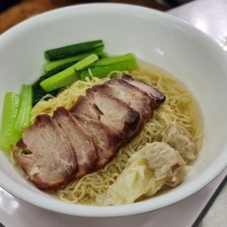 บะหมี่ เกี๊ยว หมูแดง น้ำ