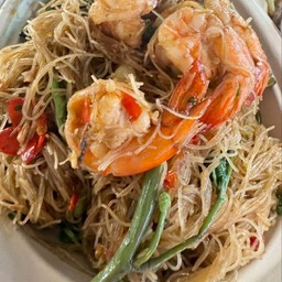 ผัดหมี่กระเฉดกุ้ง