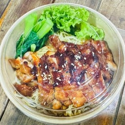 หมี่เหลืองไก่เทอริยากิพริกเกาหลี