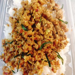 คั่วกลิ้งหมูสับราดข้าว