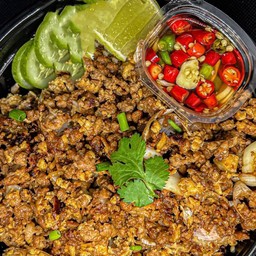 ข้าว หน้าหมูสับกะเทียมผัดไข่