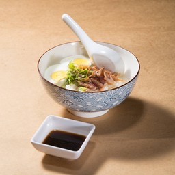 ข้าวต้มปลาหมึกแห้งผัดกระเทียม