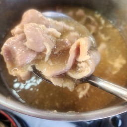 ร้านหน้าหมูหมักนุ่มๆชิ้นใหญ่ๆ (ไม่ใส่ผงชูรส)